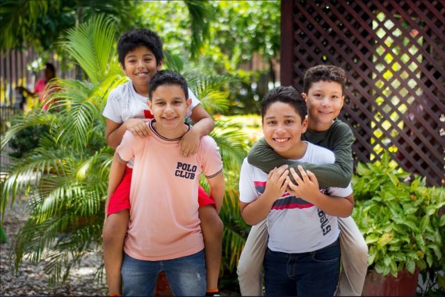 Para niños de 6 a 12 años, nuestro programa de inglés es divertido, interactivo y motivador para asegurarnos de que los niños participen en todas las actividades. 🦸🏽♂️

Sabemos que aprender un segundo idioma puede ser difícil, pero esta edad es la ideal para hacerlo. Por eso, ofrecemos un programa completo que se enfoca en el desarrollo de habilidades necesarias para el aprendizaje del inglés, utilizando una variedad de métodos que incluyen actividades y trabajo de libros de texto. 📙

Al finalizar, los estudiantes tendrán el nivel necesario para continuar en niveles más avanzados. Además, nuestros programas están alineados con los parámetros del Marco Común Europeo. 😎

⚡ ¡Inscríbete ahora y brinda a tus hijos la oportunidad de comprender mejor su primer idioma, estar mejor preparados para el ICFES y obtener una mejor comprensión del entretenimiento en inglés!⚡

Link en perfil para  inscribirte.